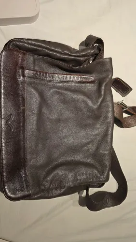 Oportunidade!! Bolsa de Couro executivas.. Estilo e bom gosto!