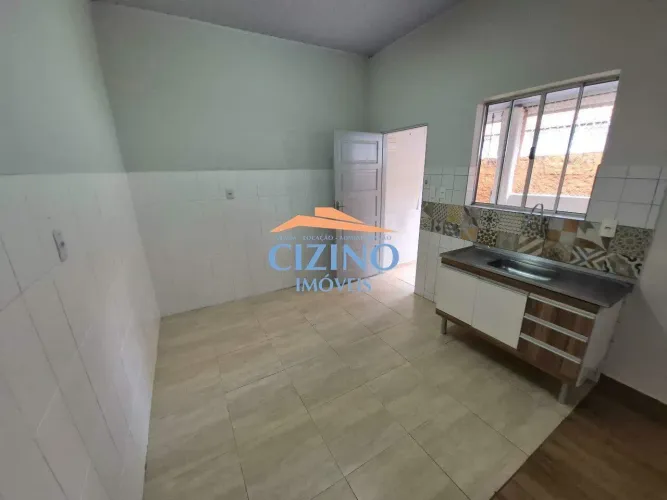 Casa pequena residencial para locação com mais casas no quintal - Vila Leopoldina - CIZINO