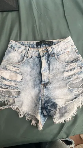 Short jeans