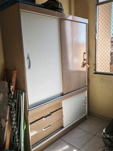 Guarda Roupas Solteiro 3 Portas e 3 Gavetas