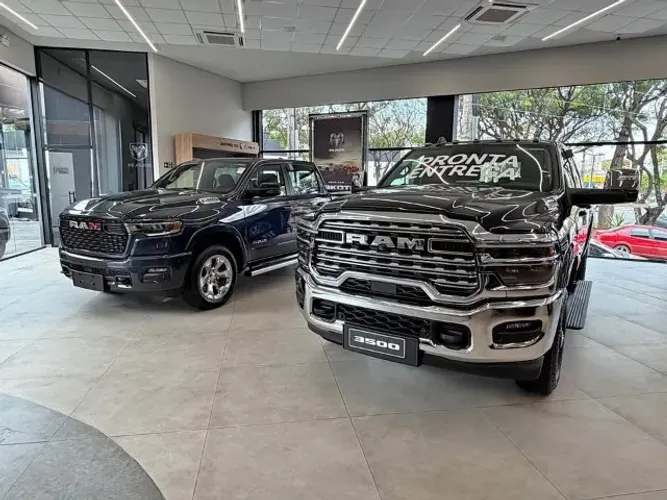 Ram 3500 Limited Longhorn 6.7 TB CD Diesel 2024
