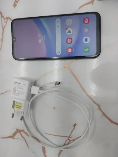 Celular Samsung Galaxy A15 cor azul especial excelente sem detalhes com película fosca
