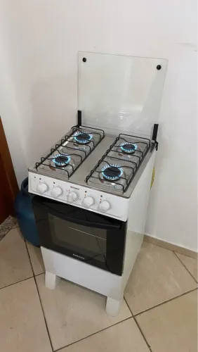 Fogão novinho 2 meses de uso entrego sem taxa