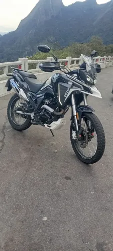 Bela moto muito TOP.