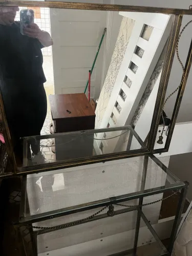 Estante vidro trabalhada com espelho
