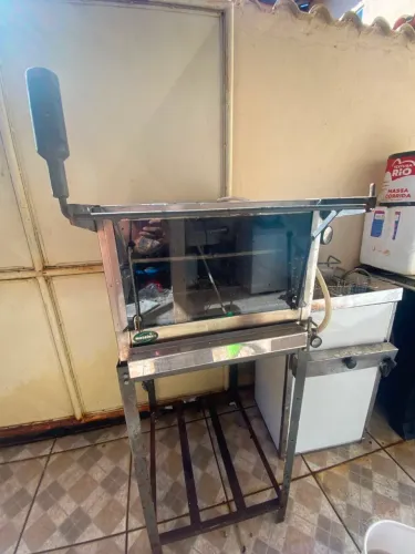 Forno industrial de duas grades em perfeito estado 