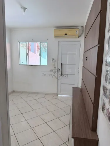 Casa em Condomínio - Condomínio Bosque das Aroeiras - Jardim Paraíso - 3 Dormitórios - 227