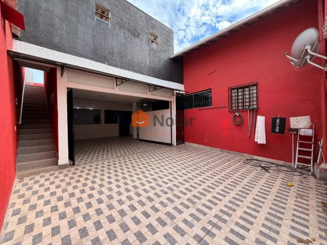 Casa com entrada independente, ideal para uso residencial ou comercial para alugar no Bair