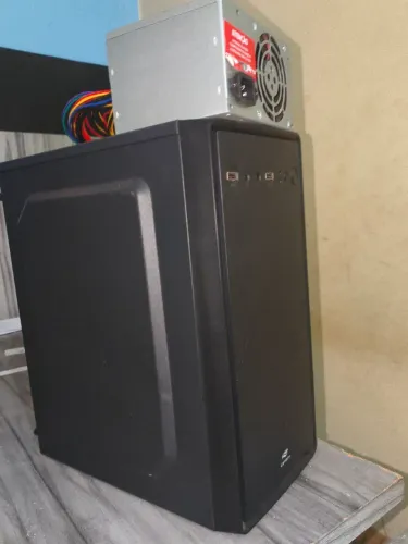 Gabinete home office e fonte 200w semi nova