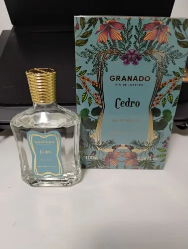 Perfume cedro Granado