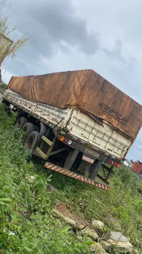 Carreta rodoviária (graneleira)