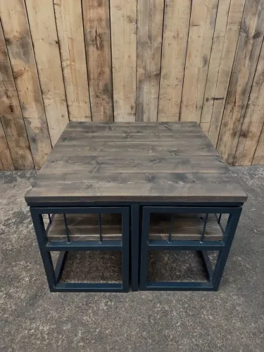Conjunto de Mesa e Cadeiras de Estilo Industrial 