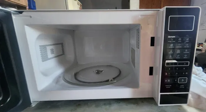 Micro-ondas Midea 20 litros
