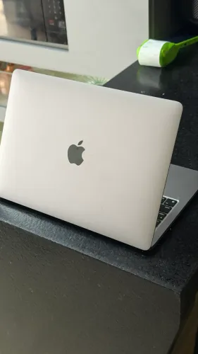 Macbook PRO M2 2022