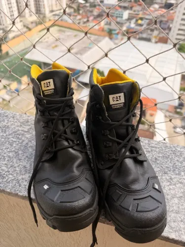 Bota carterpilar