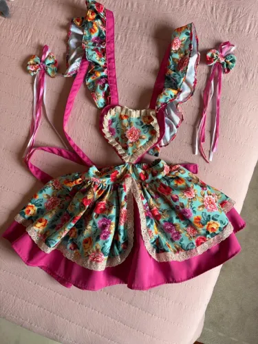 Vestido tipo salopete infantil Festa Junina