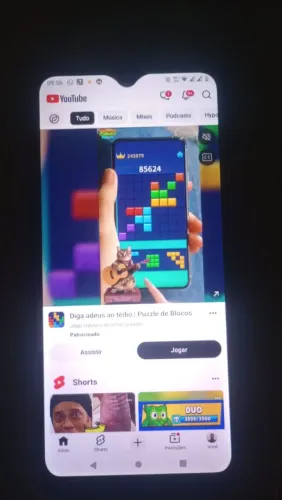 vendo um celular seminovo