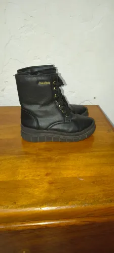 Bota infantil tamanho 30