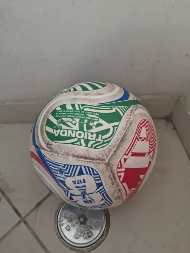 bola de futebol da copa 2026 oroginal usada