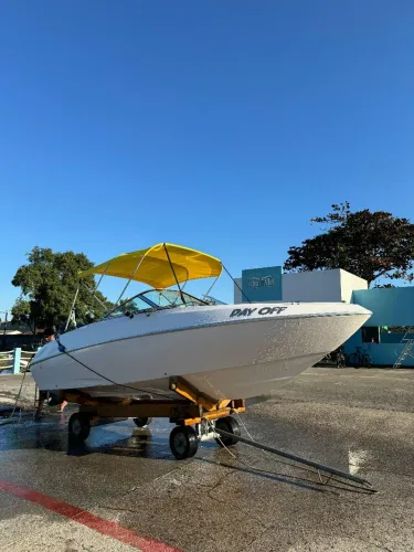 Lancha Ventura 17.5 - Motor Mercury 90HP + Carreta (Excelente Estado)