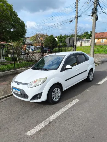 Ford Fiesta Sedan SE 1.6 8V Flex 4P 2014