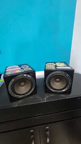 Monitor de referência Behringer