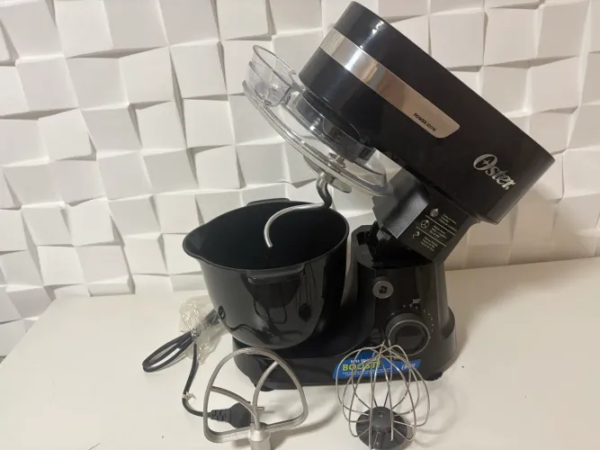 Batedeira Planetária Oster Black II (OBAT630) - 127V