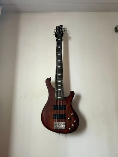 Contrabaixo 6 Cordas Strinberg SAB66 Ativo Humbucker HH Freixo Fosco