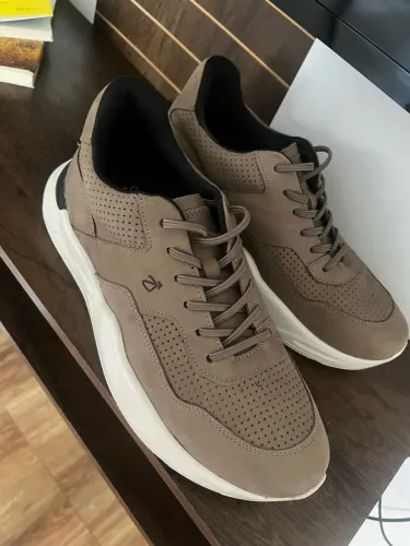 Vende-se tênis masculino TAM 40