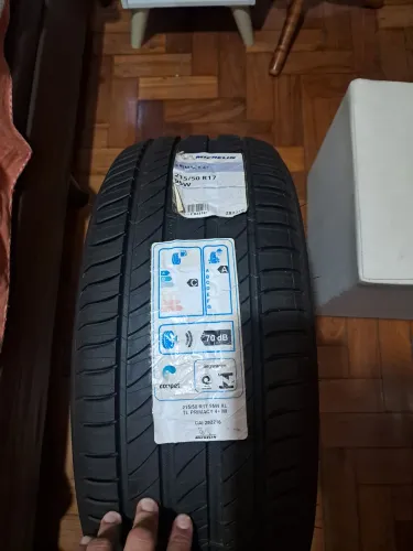 Pneu michelin 215/50/17