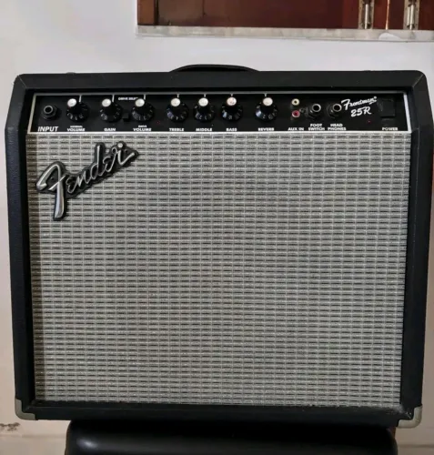 Amplificador de Guitarra Fender Frontman 25R