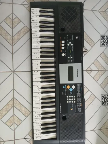 Teclado yamaha psr E223 perfeita pra quem quer aprender