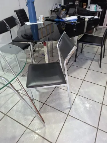 MESA DE VIDRO REDONDA COM 4 CADEIRAS MODELO INDUSTRAL VIDRO COM ALUMINIO