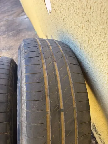 Par de pneus continental. 1 9 5 / 6 5 R15