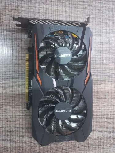 Placa de video gtx 1050 ti 4 giga ( barata )