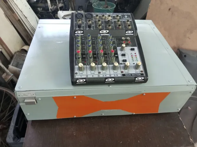 VENDO MESA BEHRINGER E AMPLIFICADOR