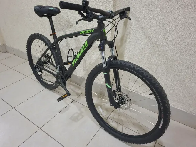 Vendo Bicicleta Specialized aro 27,5 / Câmbios Dianteiro e Traseiro CHIMANO ALÍVIO 24v
