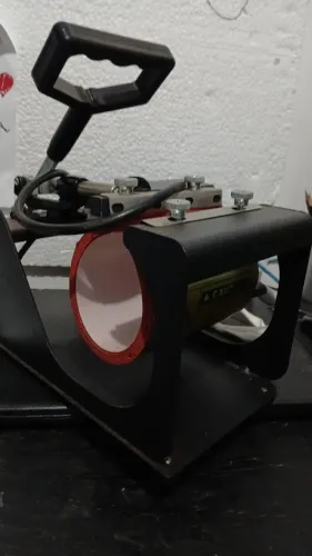 Maquina de estampar caneca