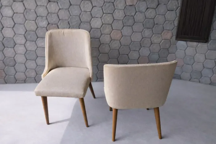 Par de cadeiras com design moderno e elegante