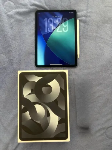 iPad Air 5 64 GB Wi-Fi + Cellular (5G) 