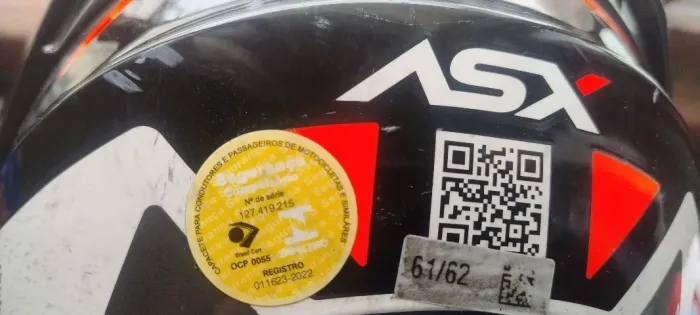 Vendo capacete ? ASX Tam 61. / 62  usado ótimo estado 400 reais 