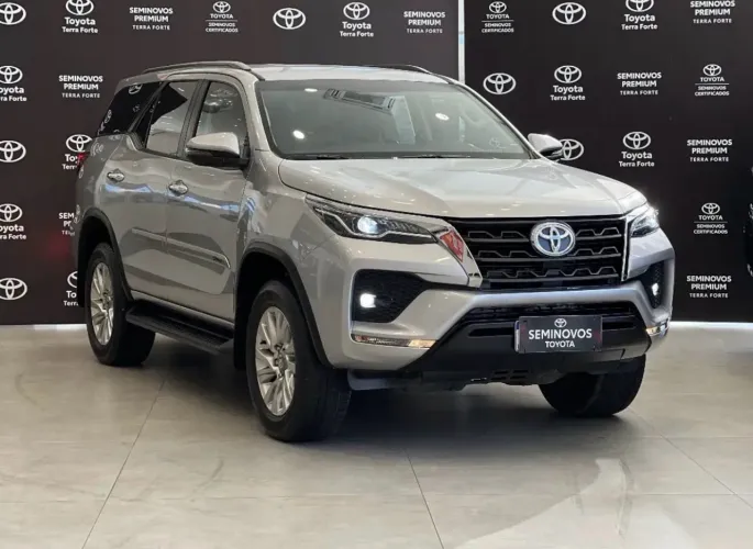 Toyota Hilux SW4 SRV 4X2 2.7 Flex 16V Aut. 2021