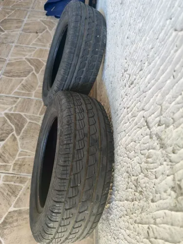 Par de pneu 14 175 65 R14 semi-novos