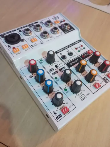 Mixer interface Arcano com efeito
