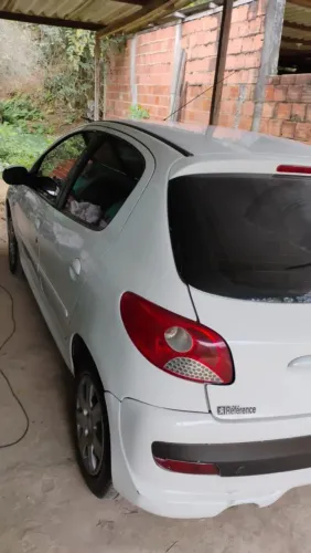 Peugeot 207 XR 1.4 Flex 8V 5P 2013