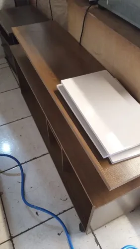 RACK PARA TV 3 PORTAS DE CORRER CONSERVADO ENTREGO TENHO OUTROS MODELOS E MÓVEIS