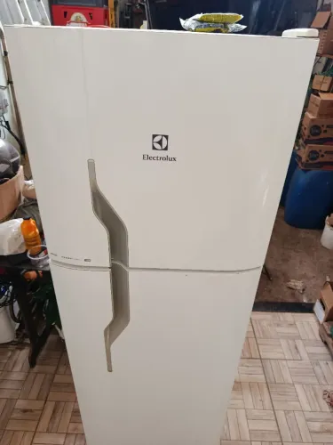 Geladeira eletrolux