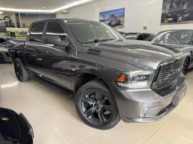 Ram Classic Laramie 5.7 V8 16V Gasolina 4X4 Aut. 2022