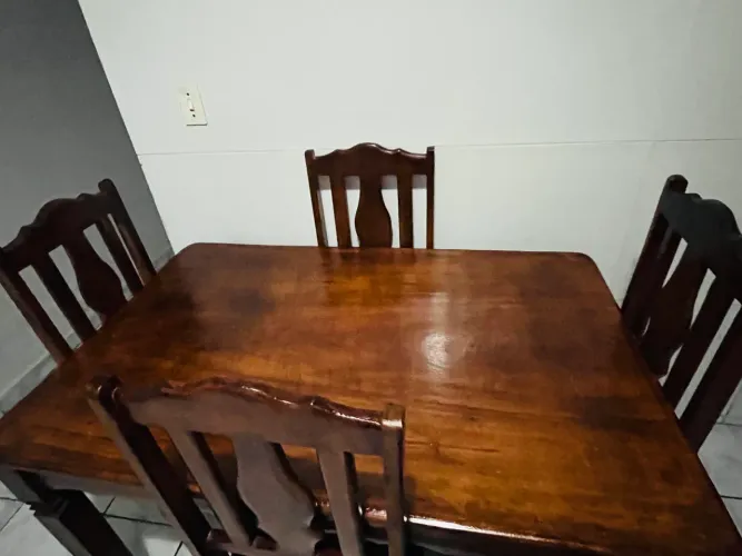 Mesa de angelim pra vender rápido