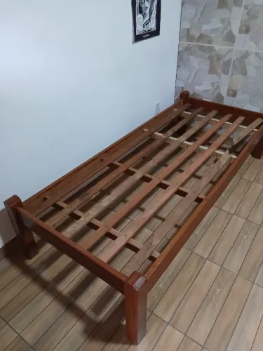 cama solteiro e colchão Queen